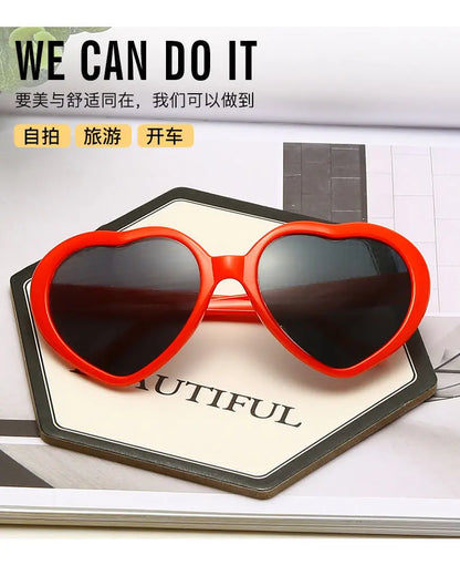 Love Heart Shaped Effects Glasses Watch The Lights Change to Heart Shape At Night Diffraction Glasses Women Fashion Sunglasses
