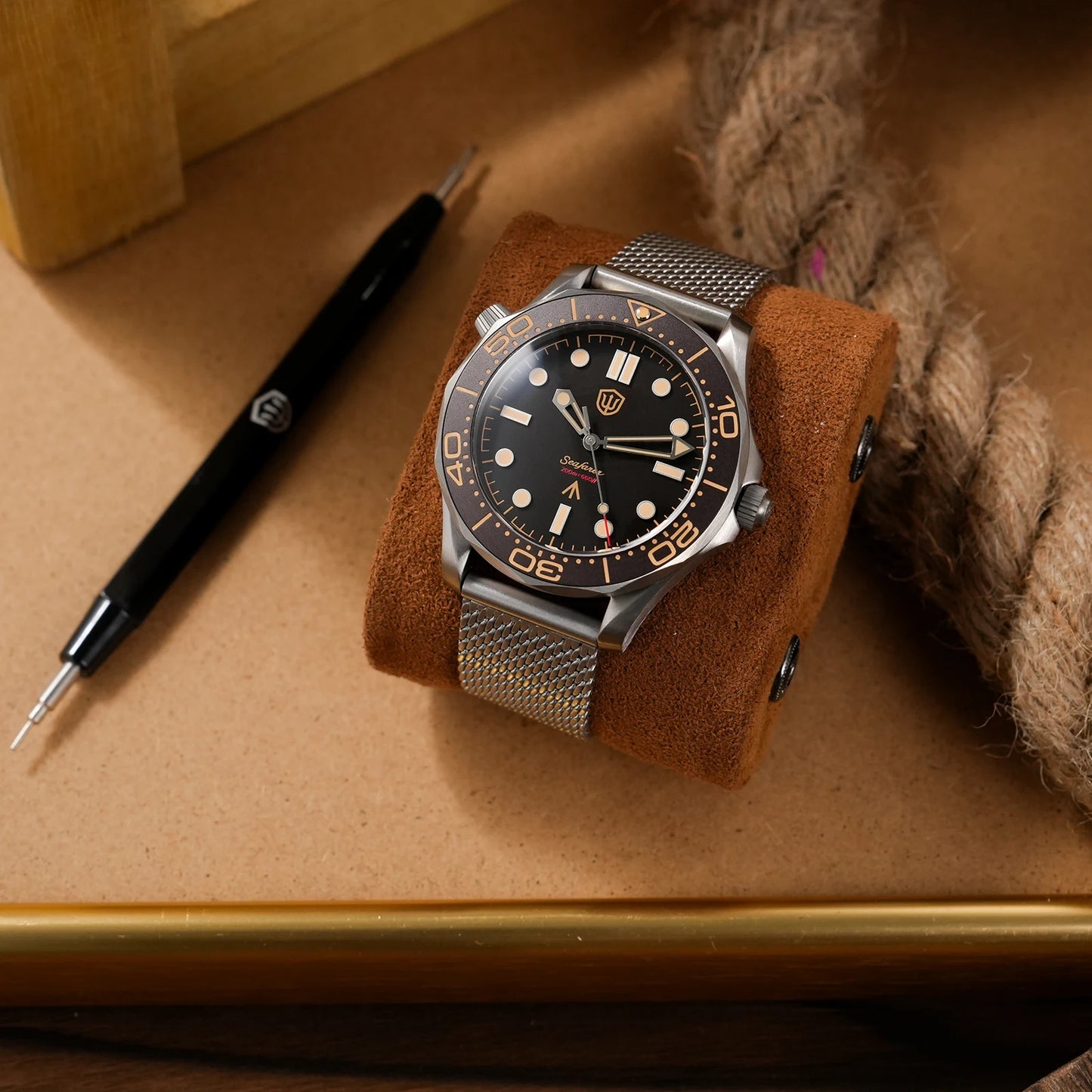 Watchdives WD007Q Diver Watch VH31 Sweep Second Quartz Movement Luminous Domed Sapphire Crystal Watches 42mm Titanium Watches