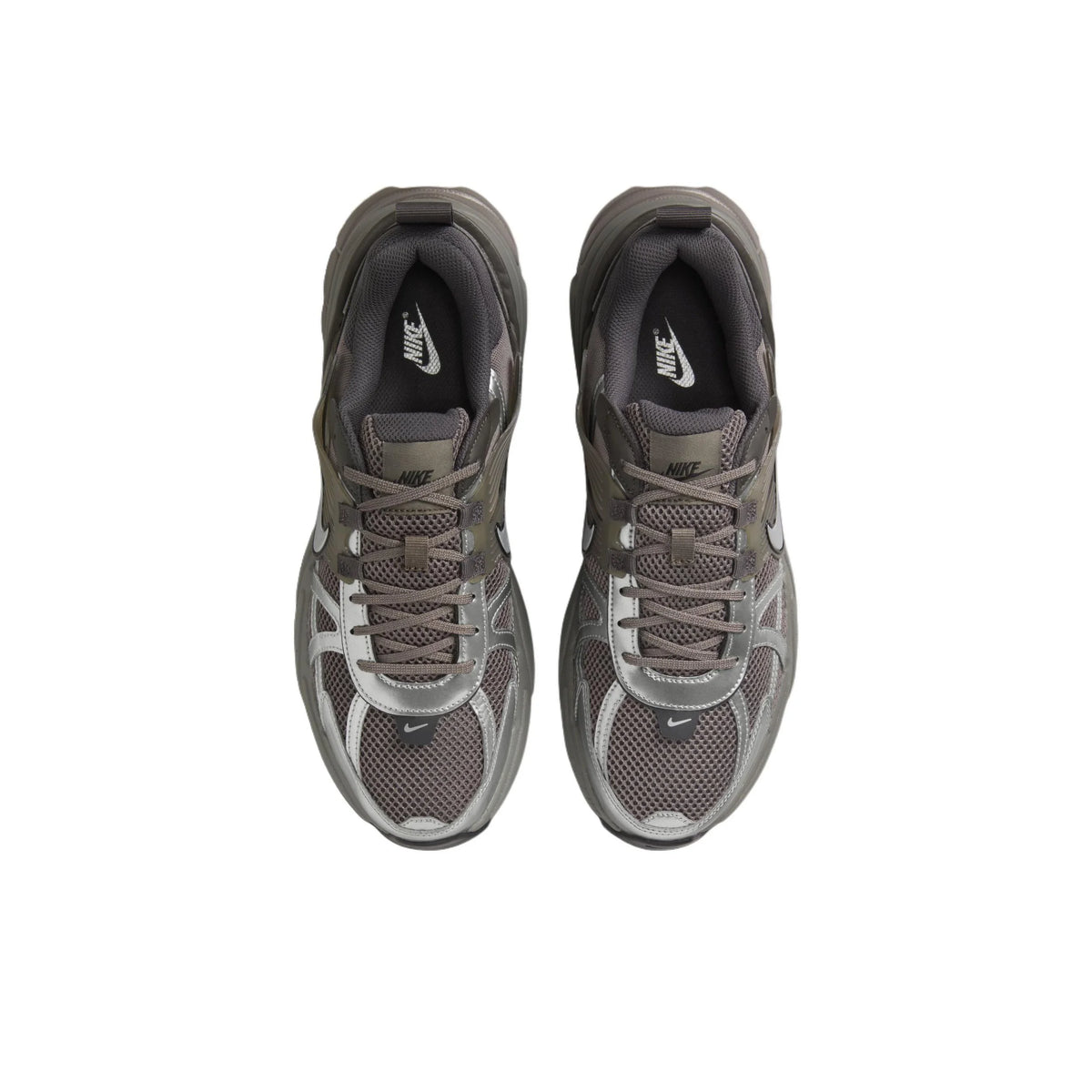 Chaussures de course Nike V2K Run Retro : amorti confortable et construction résistante. Style décontracté unisexe pour tous les jours. HQ1678-200