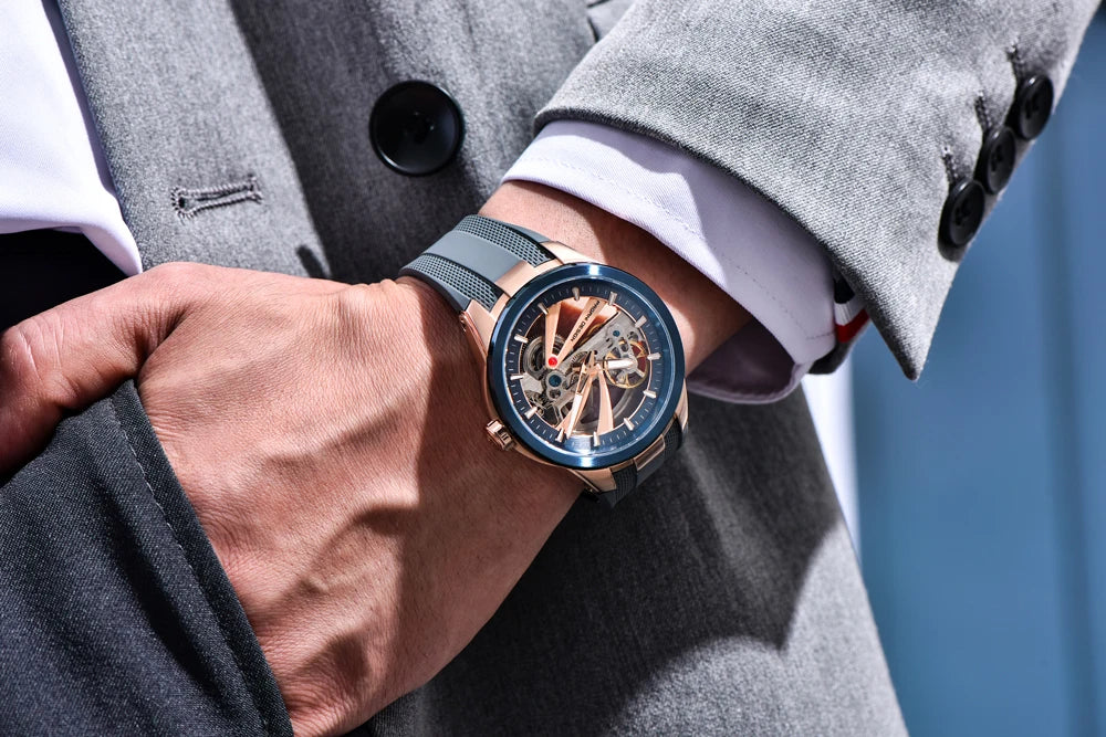 Pánske hodinky PAGANI DESIGN – Luxusný mechanický model s automatickým náťahom, typu „skelet“ (s otvoreným srdcom), vybavený tourbillonom, so zafírovým sklom s antireflexnou úpravou, vodotesné a luminiscenčné.