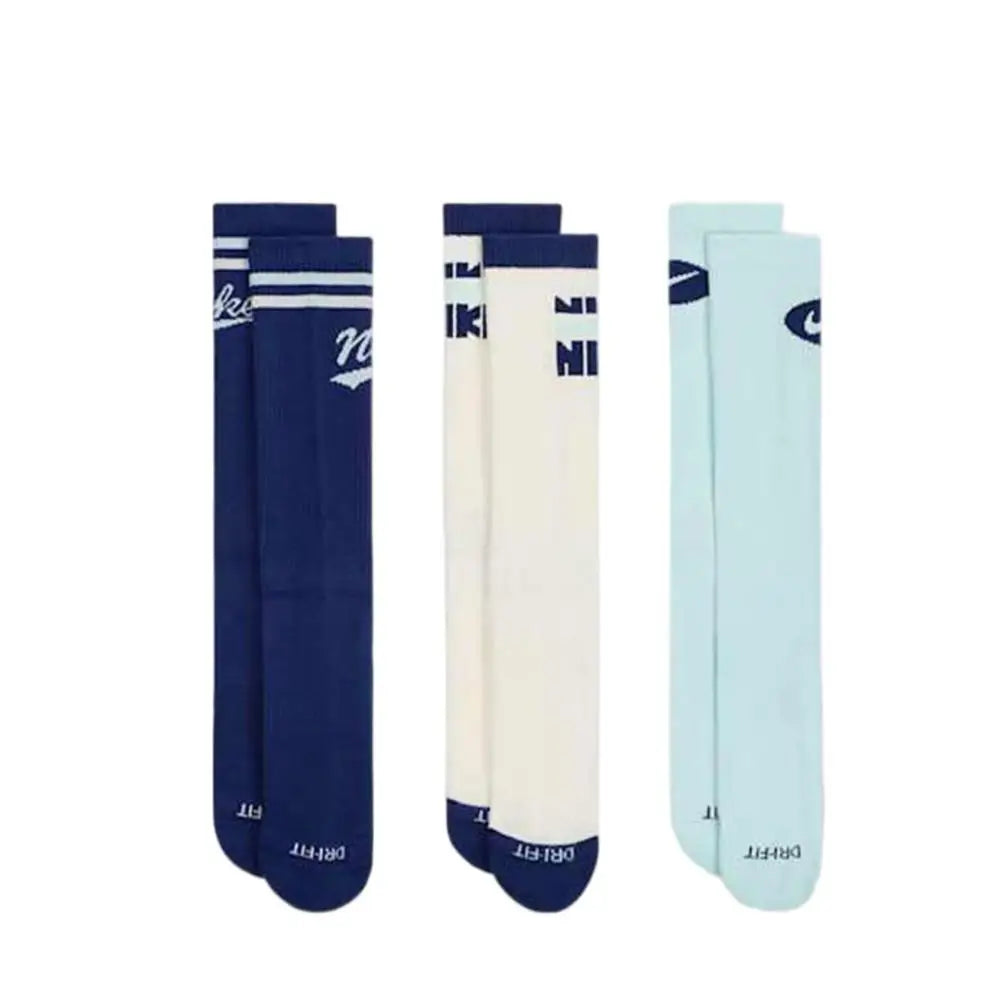Nike EVERYDAY CREW: Stylish, comfortable, slip-resistant, and durable unisex soft basketball socks (3-pack)  DA2123-100