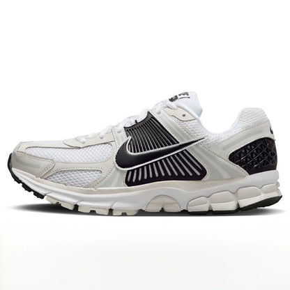 Nike Zoom Vomero 5 Yankees маратонки за бягане, унисекс – лека, отзивчива амортизация за тренировки за мъже и жени FJ4151-003