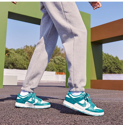 Nike Official Authentic Dunk Low para mujer, zapatillas deportivas retro ligeras con amortiguación DV3029-100