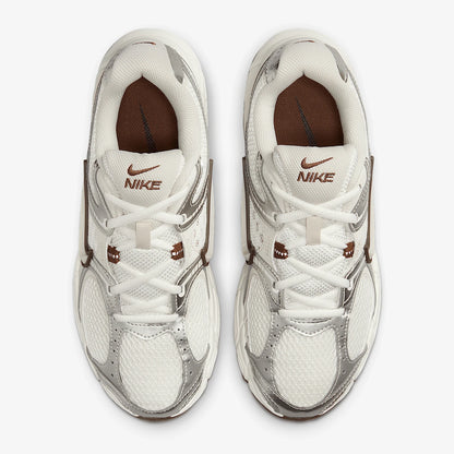 Nike Official Genuine V5 RNR Zapatillas casuales de caña baja para mujer, acolchadas, resistentes al desgaste y transpirables HQ7901-102
