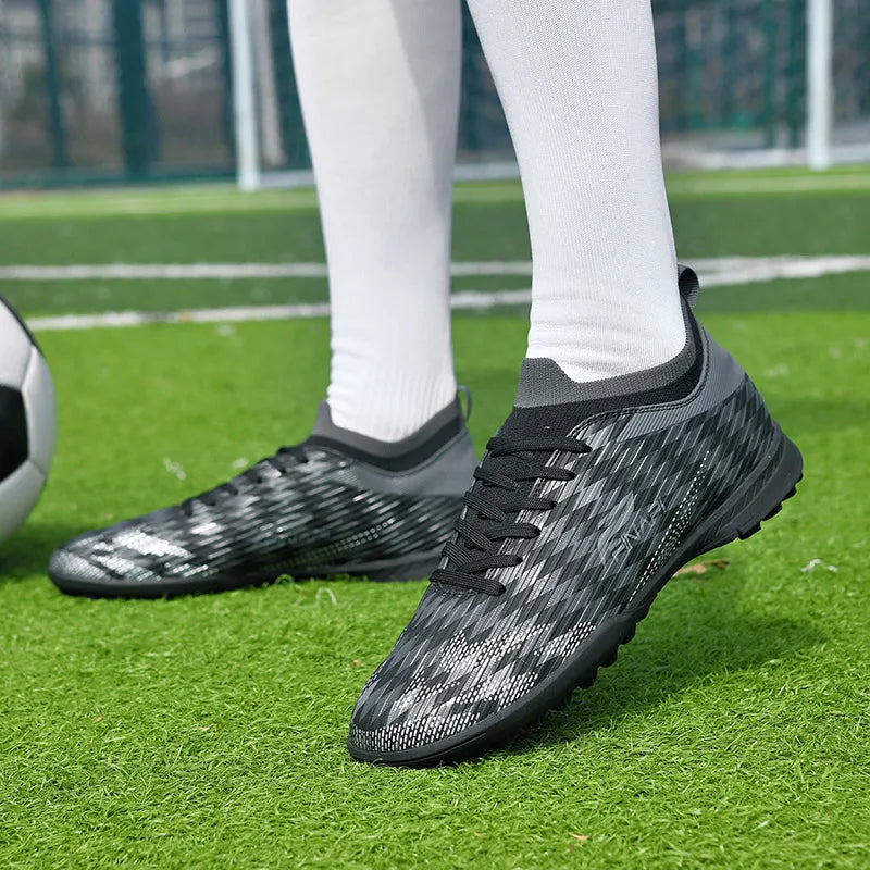 Nuove scarpe da calcio da uomo di alta qualità, tacchetti da partita per indoor, scarpe da calcio outdoor best seller per erba, futsal alte antiscivolo