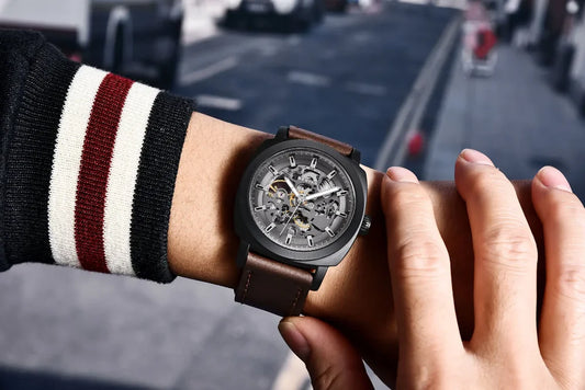 BENYAR-miestenkello – Ylellinen automaattinen mekaaninen kello, ”skelettimalli” tourbillon-mekanismilla, vesitiivis 30 metriin asti, nahkaranneke, urheilullinen tyyli.