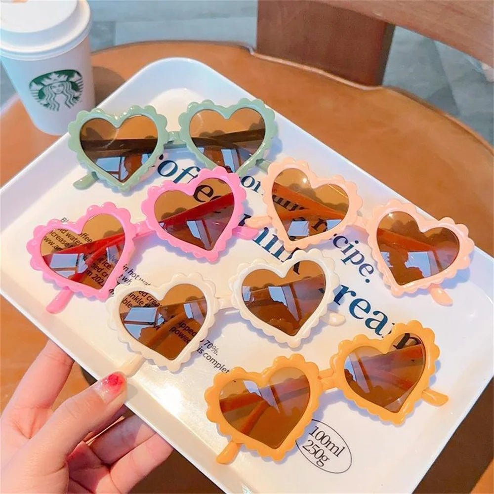 1Pc Cartoon Heart Sunglasses Children Baby Sunglasses Boys Girls UV400 Sun Glasses Shades Kids Gifts Fashion Party Eyeglasses