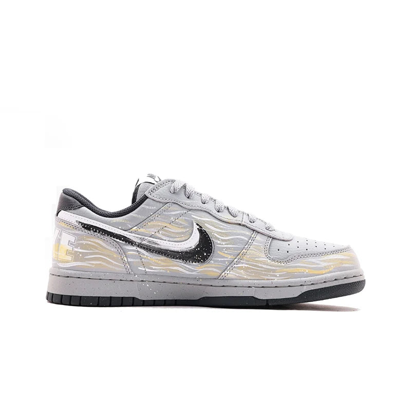 Προσαρμοσμένα αθλητικά παπούτσια Nike Dunk: Μοντέρνα, ευέλικτα, σε στυλ πανεπιστημίου, με μινιμαλιστική αισθητική, κλασικά χαμηλά, με απορρόφηση κραδασμών και στήριξη, για άνδρες