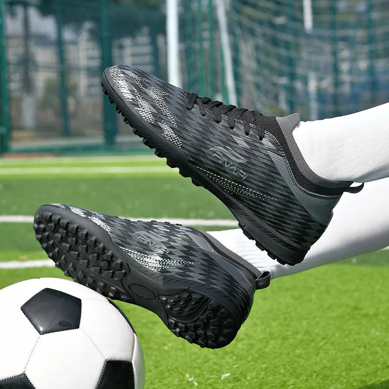 Nuove scarpe da calcio da uomo di alta qualità, tacchetti da partita per indoor, scarpe da calcio outdoor best seller per erba, futsal alte antiscivolo