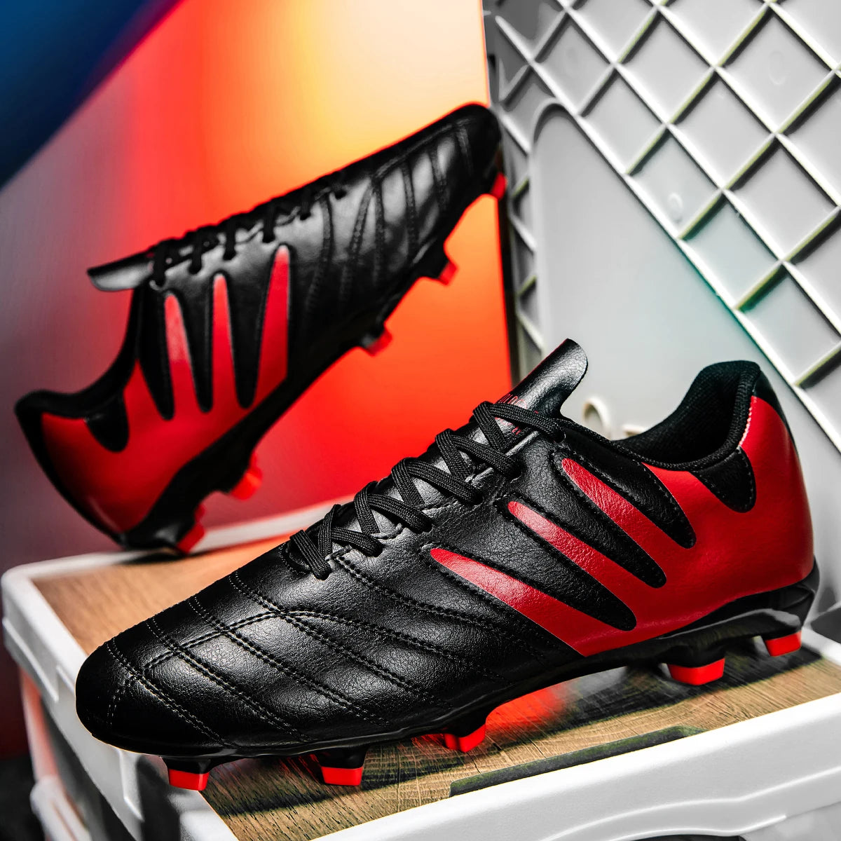 Chaussures de football AG FG pour hommes, tige en PU souple, structure de crampons renforcée, pour adultes, pour les matchs et entraînements de football en plein air sur pelouse.