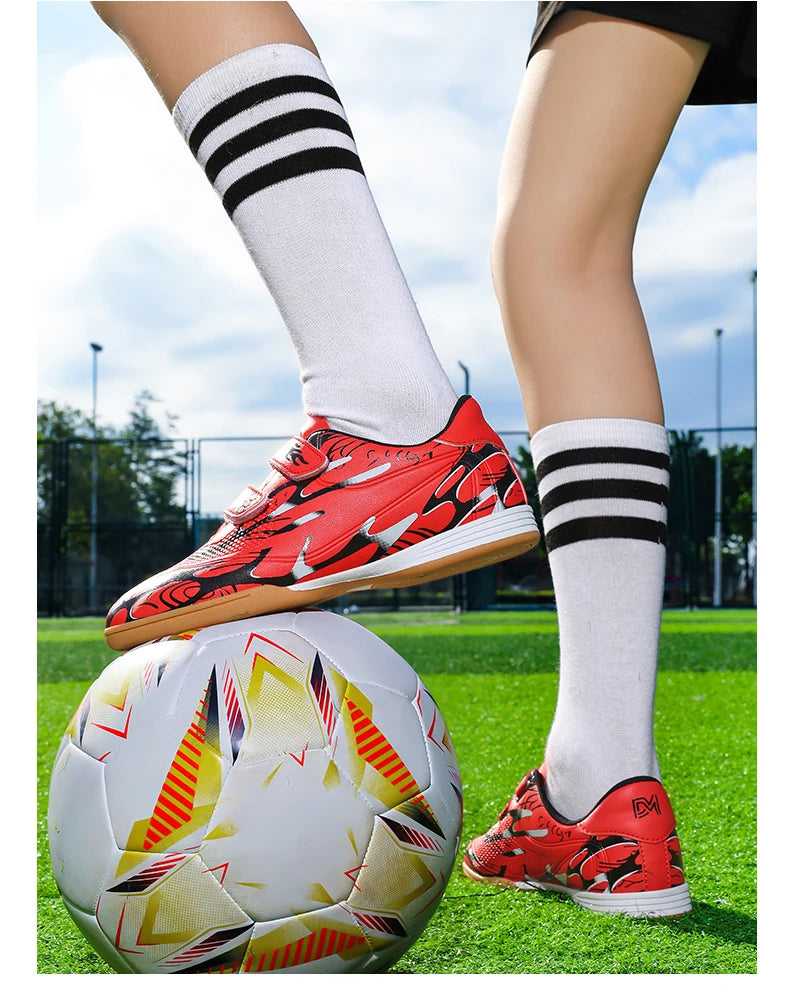 Nouvelles chaussures de football pour enfants et étudiants, ultralégères, pour jeunes garçons, chaussures de football professionnelles, crampons antidérapants, chaussures d'entraînement sur gazon