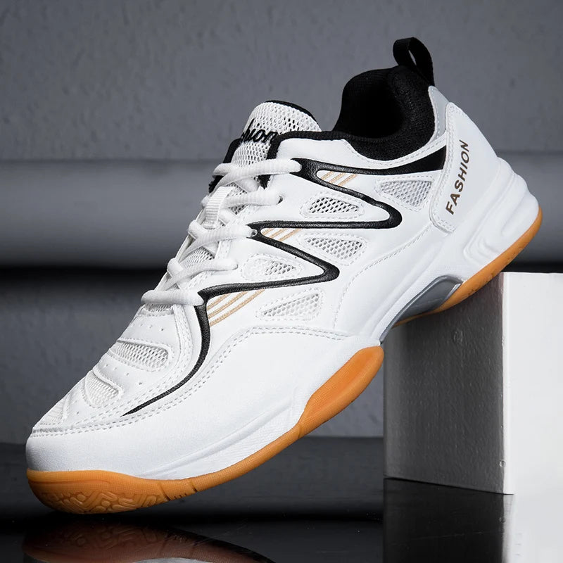 Nuove scarpe sportive da uomo e donna, basse con lacci, suola spessa e ammortizzanti, scarpe da tennis da tavolo, scarpe da badminton