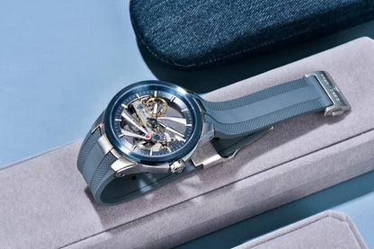 Pánske hodinky PAGANI DESIGN – Luxusný mechanický model s automatickým náťahom, typu „skelet“ (s otvoreným srdcom), vybavený tourbillonom, so zafírovým sklom s antireflexnou úpravou, vodotesné a luminiscenčné.