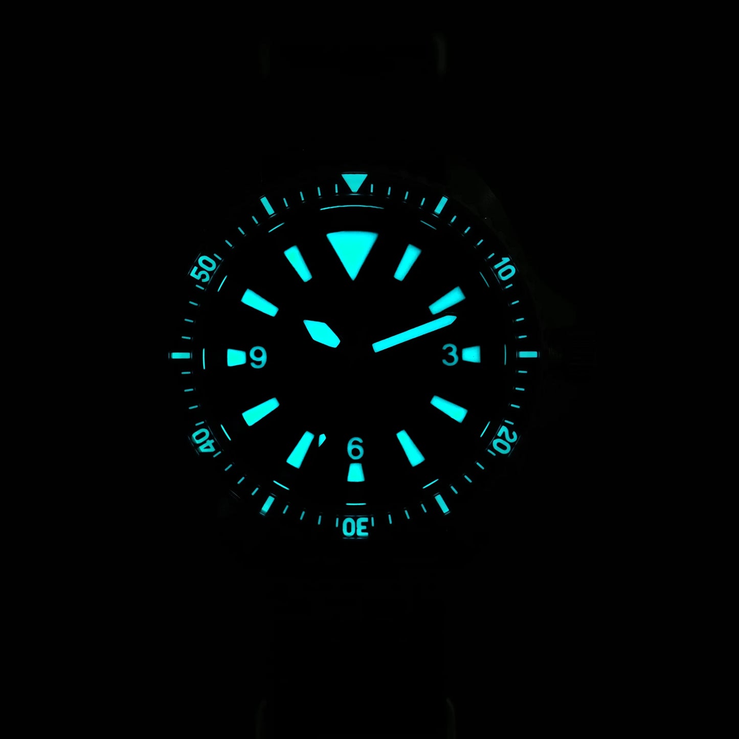 Orologio di lusso da uomo Watchdives WD1980 V3 con movimento al quarzo VH31 Sweep Seconds, vetro zaffiro con rivestimento AR e impermeabilità 10Bar