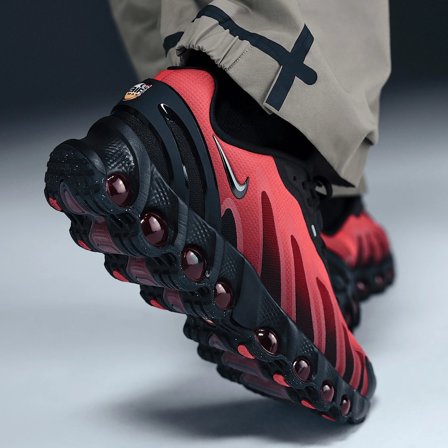 Nike Air Max DN8 originali, scarpe da running basse da uomo ammortizzate e resistenti all’usura FQ7860-008