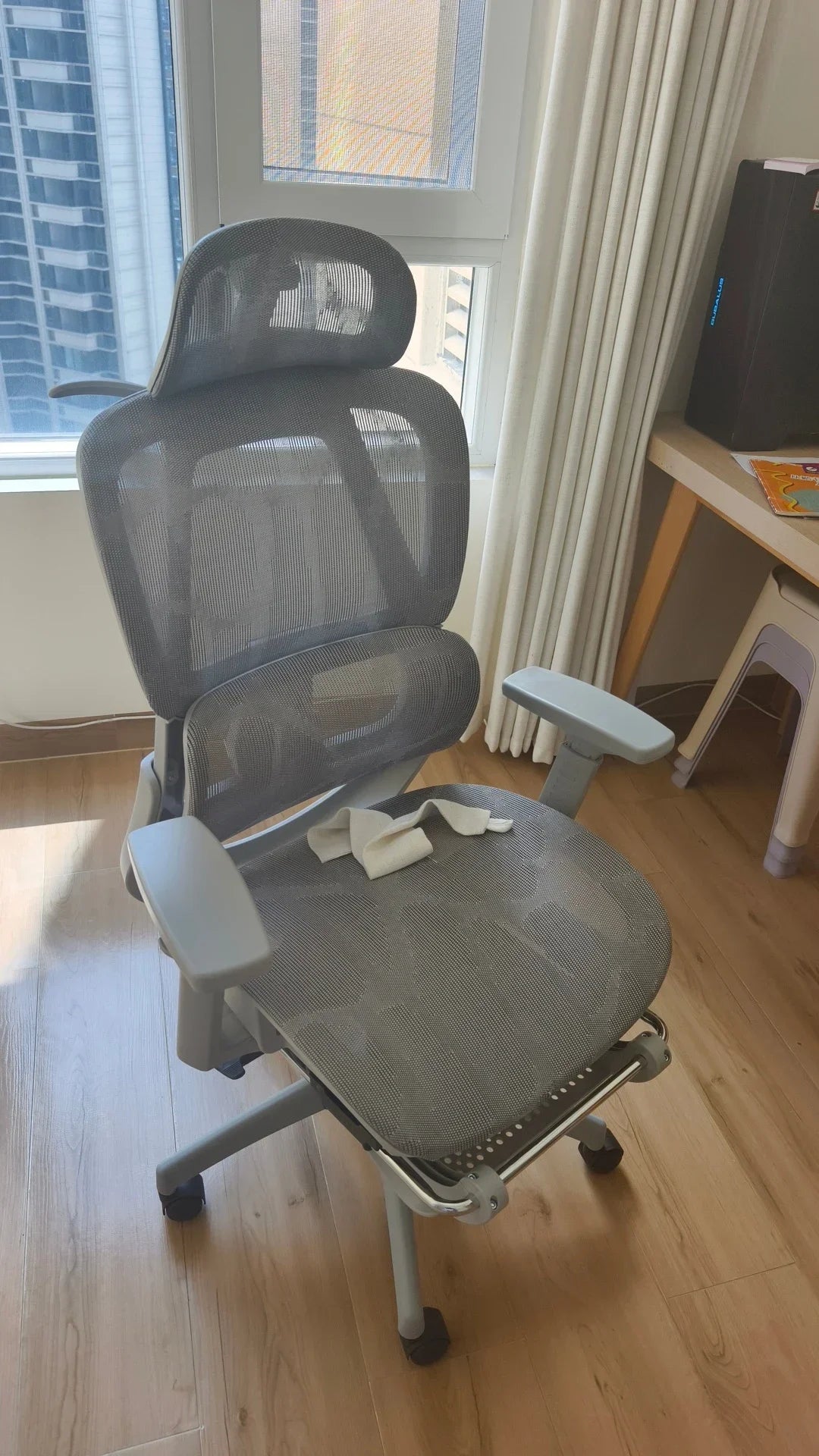 Ergonomic Gaming Chair with 3D Headrest, Adjustable Armrests, Lumbar Support, Reclining Computer Desk Chair with Footrest for Office & Gaming