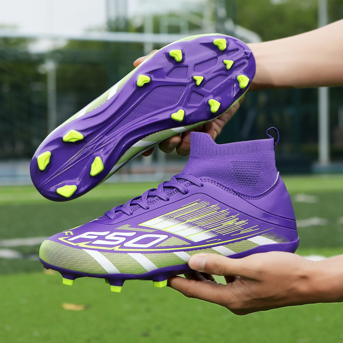 Nouvelles chaussures de football professionnelles pour hommes TF/FG, chaussures de football pour garçons, chaussures de sport unisexes à cheville haute, antidérapantes, confortables