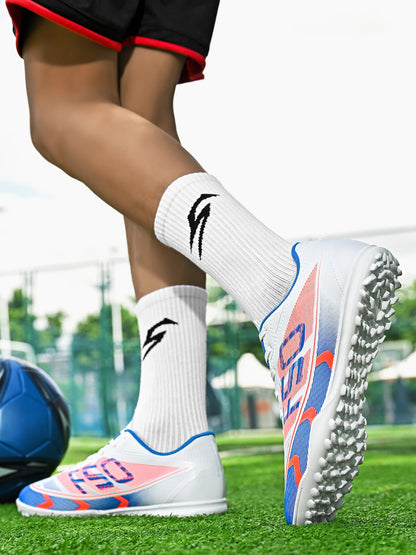 Popular low-top football boots, broken nails, TF and spikes FG unisex styles, 2 colors to choose from, breathable and non-slip