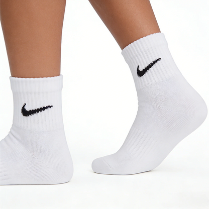 Meias Nike Meias grossas de basquetebol da Nike Meias desportivas compridas com tecnologia Dri-FIT para respirabilidade, embalagem de 3 pares SX7667-100