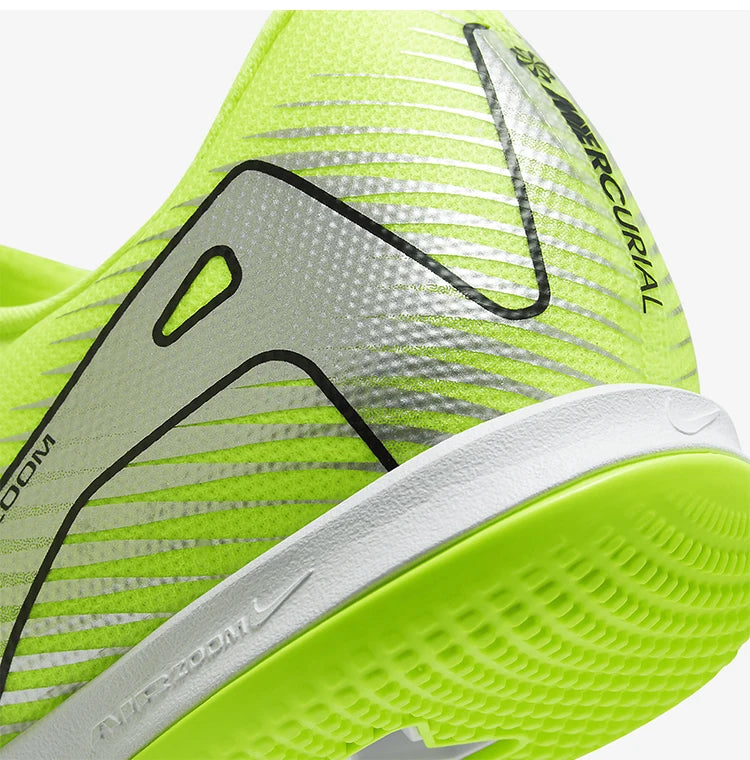 Scarpe da calcio da allenamento per uomo Nike originali, collezione autunnale, per campi al coperto, modello FQ8434-700