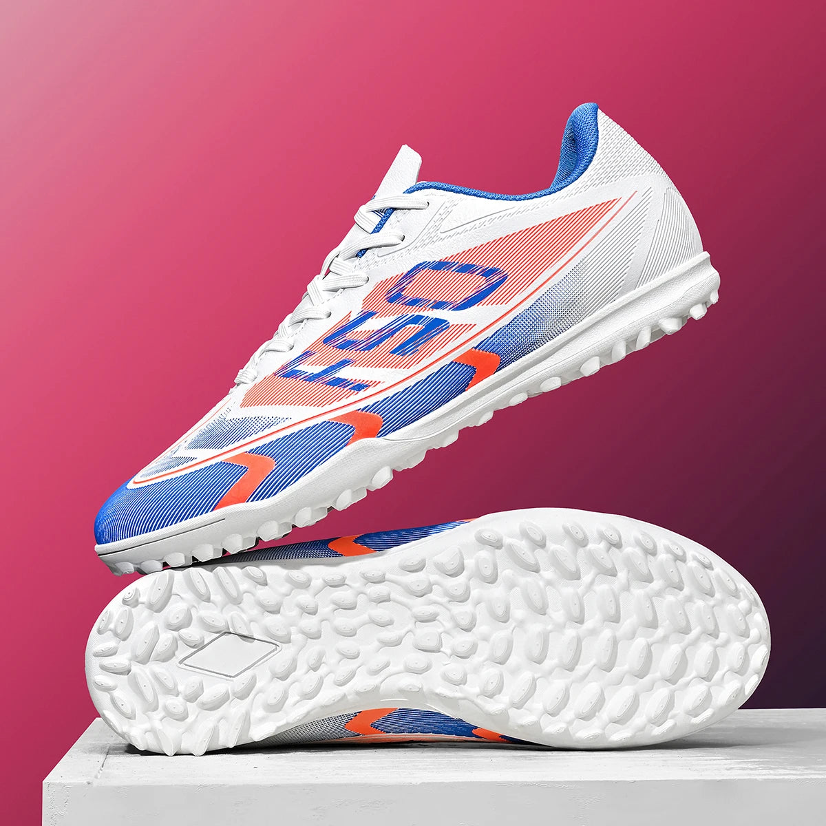 Adult TF football shoes are breathable, mesh, durable, flexible, casual, outdoor, stable, and professional football shoes.