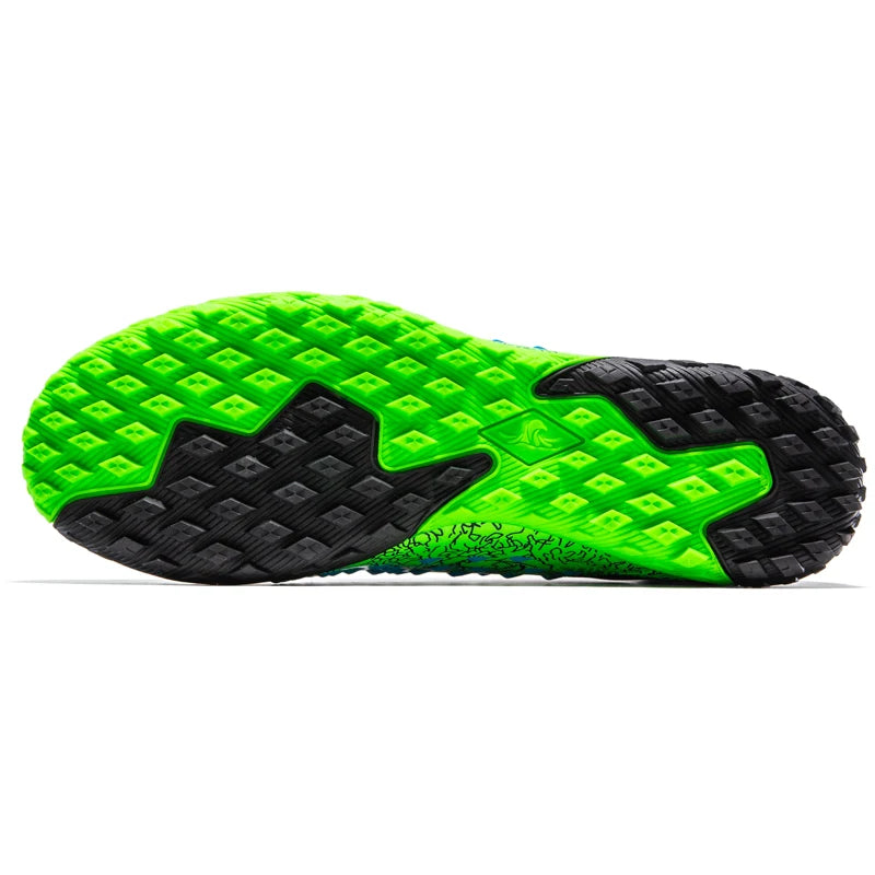 Chaussures de football pour hommes et femmes, chaussures de football à tige haute offrant un bon maintien de la cheville, chaussures d’entraînement légères et antidérapantes pour terrains intérieurs et extérieurs.