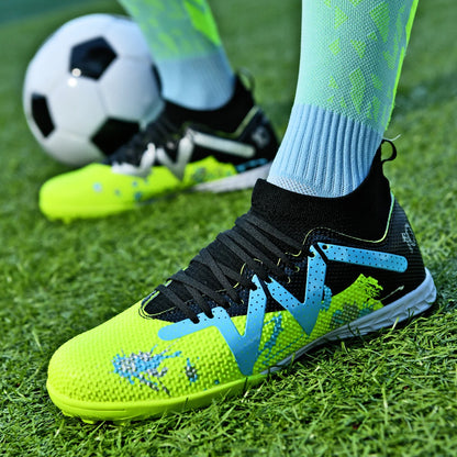 Chaussures d'entraînement unisexes Value Turf Trainers, tige en PU tissé, crampons en caoutchouc TF, antidérapantes, durables et économiques.