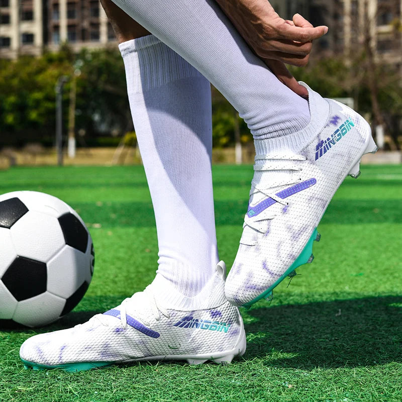Turf Soccer Cleats Professional Men Football Boots Breathable Mesh Youth Soccer Shoes Anti-Skid Male Sneakers Society Chuteira.