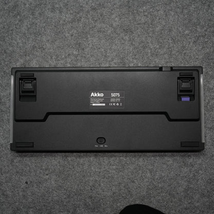 Teclado Akko 5075 V3 75% ANSI-US con rueda de volumen, hot-swappable, RGB, USB Type-C/2.4g y BT5.0, trimodo, teclado mecánico gaming personalizado