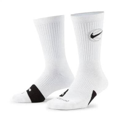 Nike EVERYDAY CREW: Stylish, comfortable, slip-resistant, and durable unisex soft basketball socks (3-pack)  DA2123-100