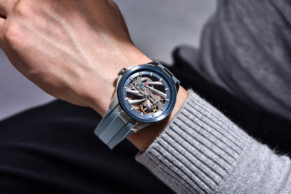 Pánske hodinky PAGANI DESIGN – Luxusný mechanický model s automatickým náťahom, typu „skelet“ (s otvoreným srdcom), vybavený tourbillonom, so zafírovým sklom s antireflexnou úpravou, vodotesné a luminiscenčné.