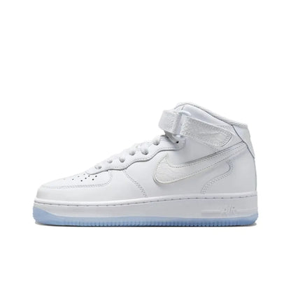 Zapatillas unisex Nike Air Force 1 Mid - Sujeción del tobillo, comodidad clásica acolchada y durabilidad para uso durante todo el día DQ7666-001