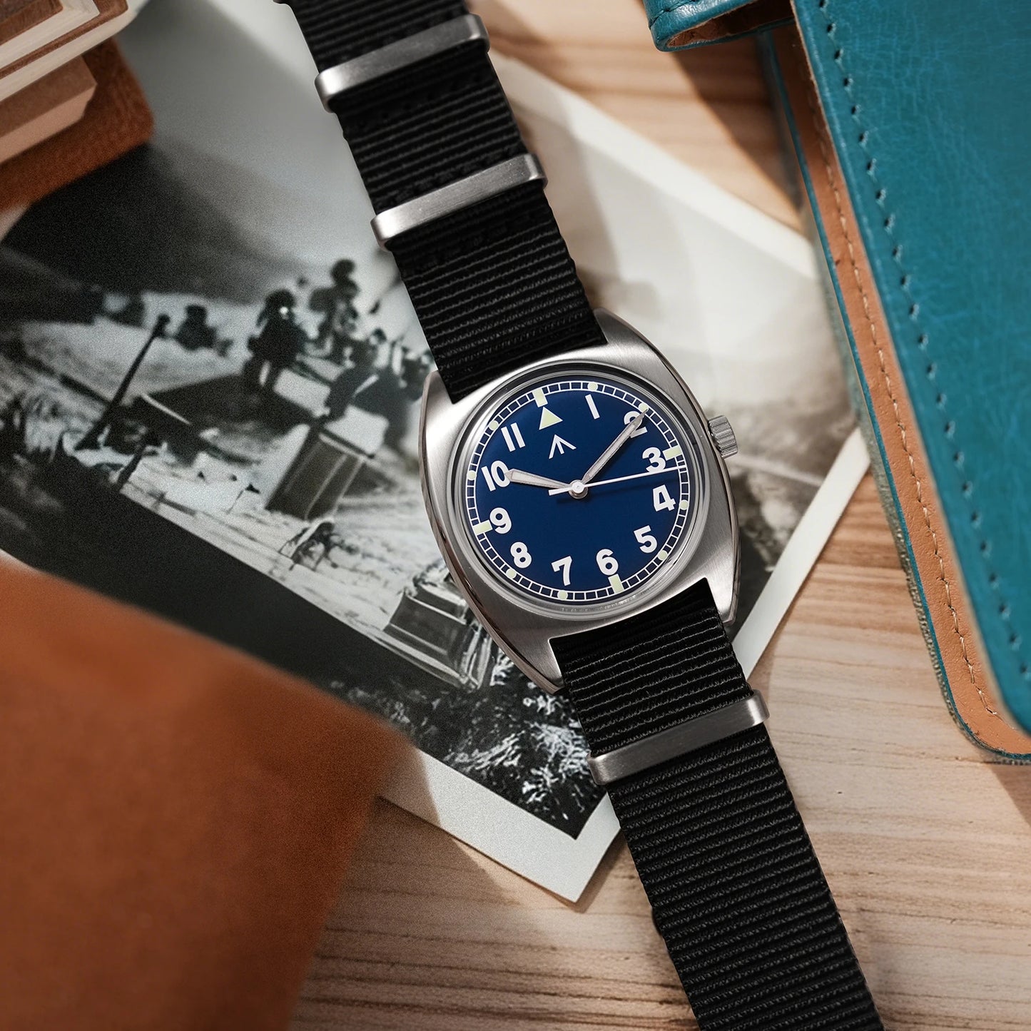 Orologio Militado ML17 Miyota Super 2035/ GL12 con movimento al quarzo, Luminova C3 e BGW9, impermeabile 100m, in acciaio inox