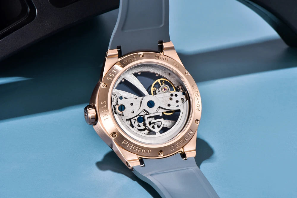 Pánske hodinky PAGANI DESIGN – Luxusný mechanický model s automatickým náťahom, typu „skelet“ (s otvoreným srdcom), vybavený tourbillonom, so zafírovým sklom s antireflexnou úpravou, vodotesné a luminiscenčné.