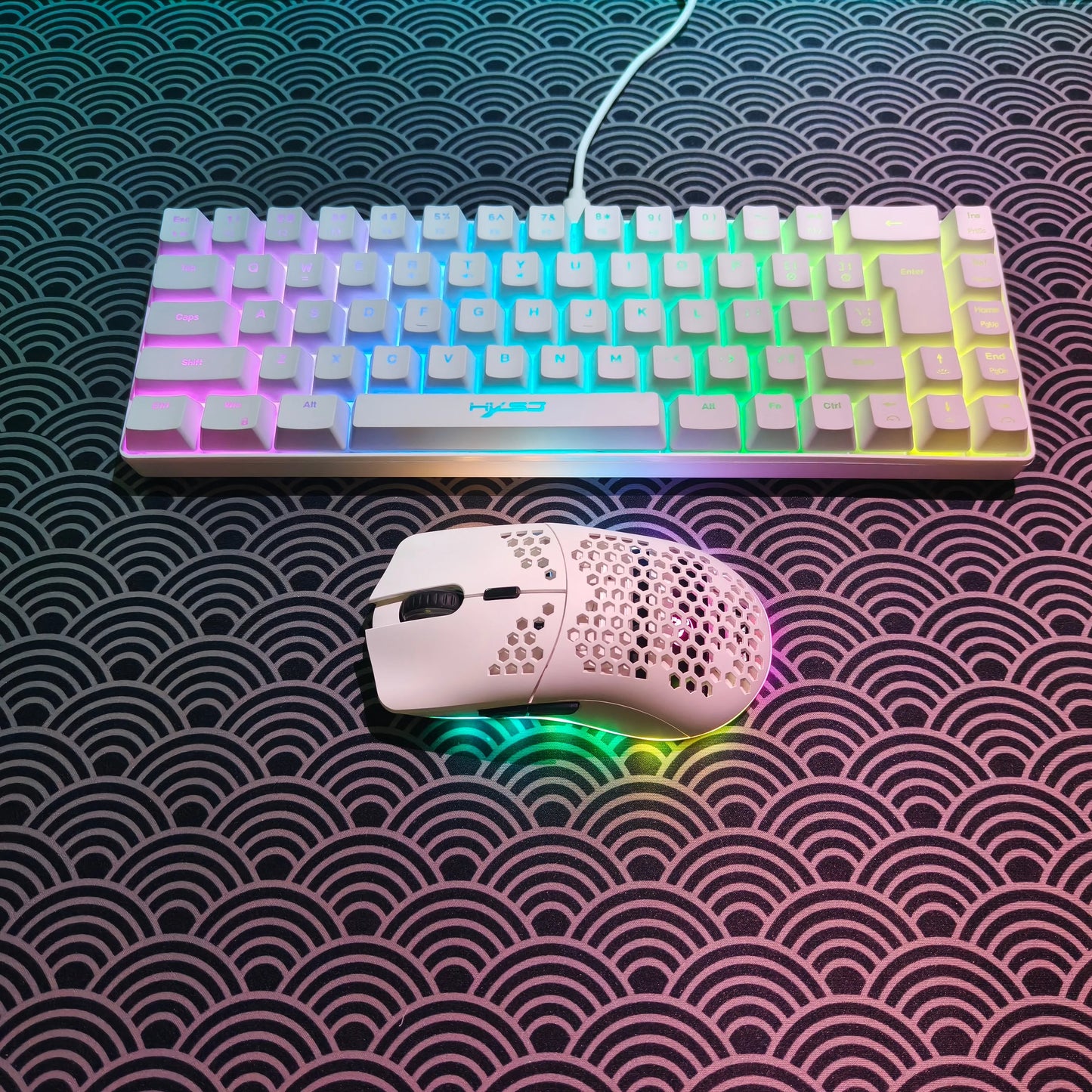 Conjunto gaming portátil HXSJ 60% RGB de teclado y ratón: teclado de membrana con cable de 68 teclas y ratón inalámbrico ligero de 3 modos para PC y Mac