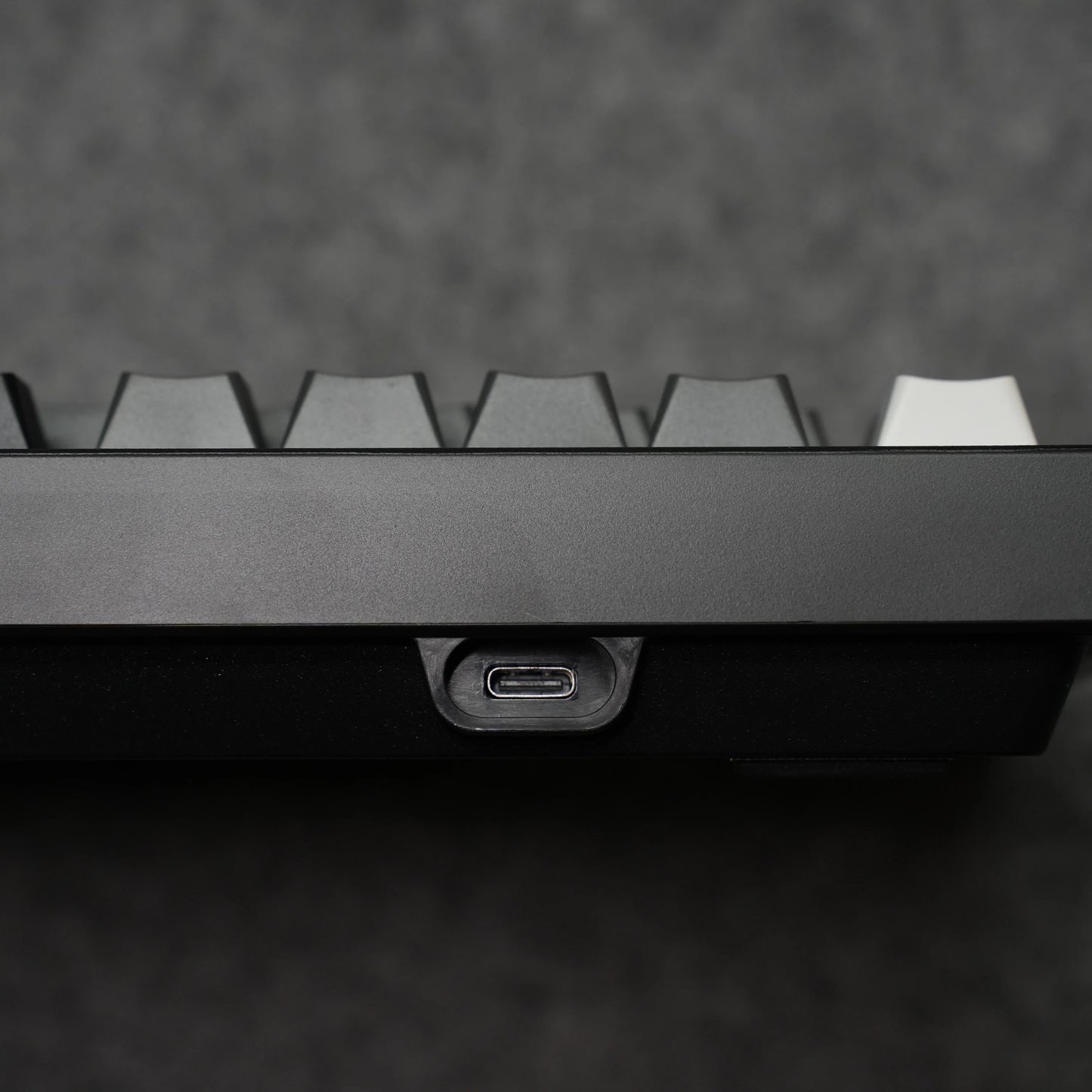 Teclado Akko 5075 V3 75% ANSI-US con rueda de volumen, hot-swappable, RGB, USB Type-C/2.4g y BT5.0, trimodo, teclado mecánico gaming personalizado