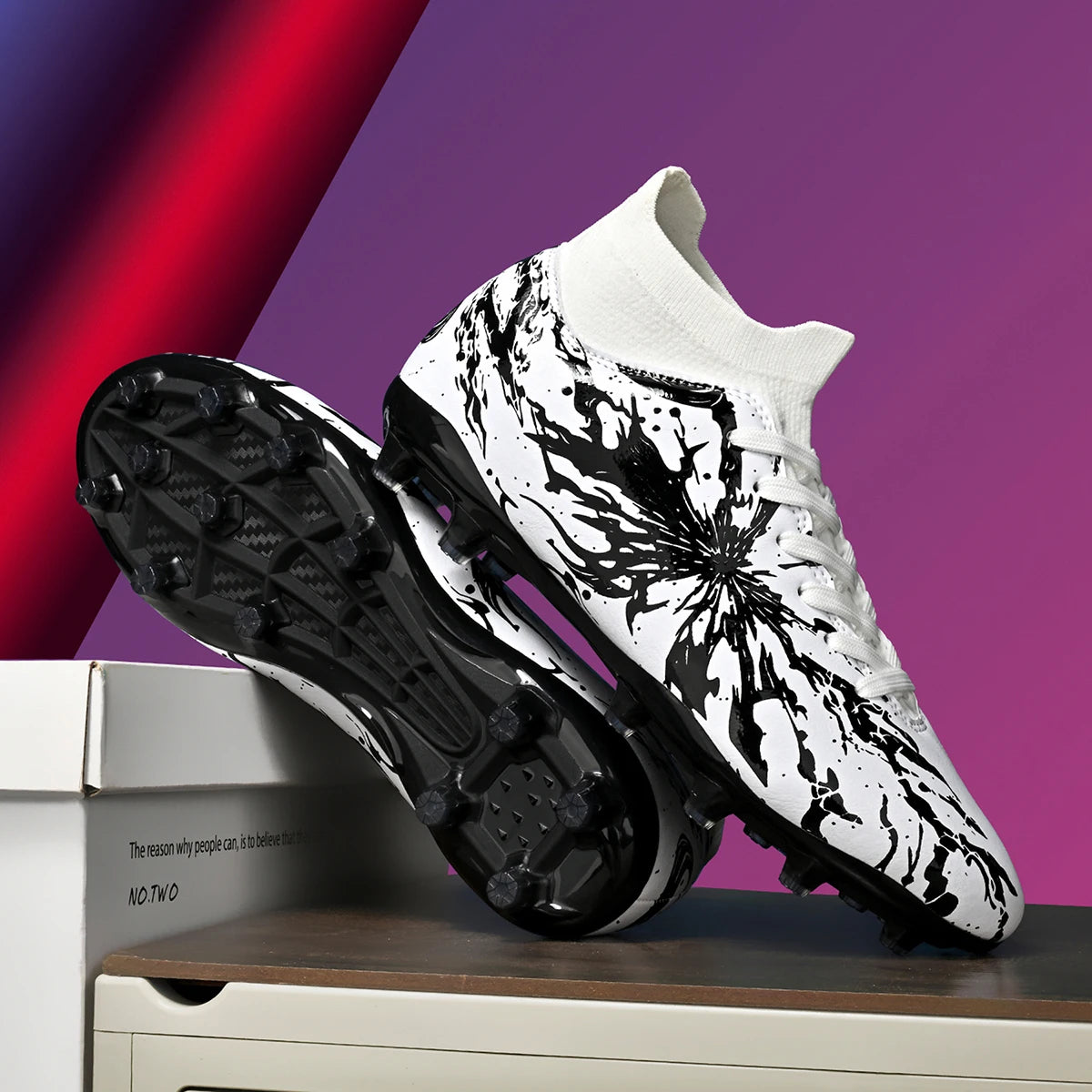 Chaussures de football pour hommes, modèle AG FG, design aérodynamique et léger, excellente adhérence, idéales pour les entraînements quotidiens sur gazon et les matchs de l’équipe de football scolaire.