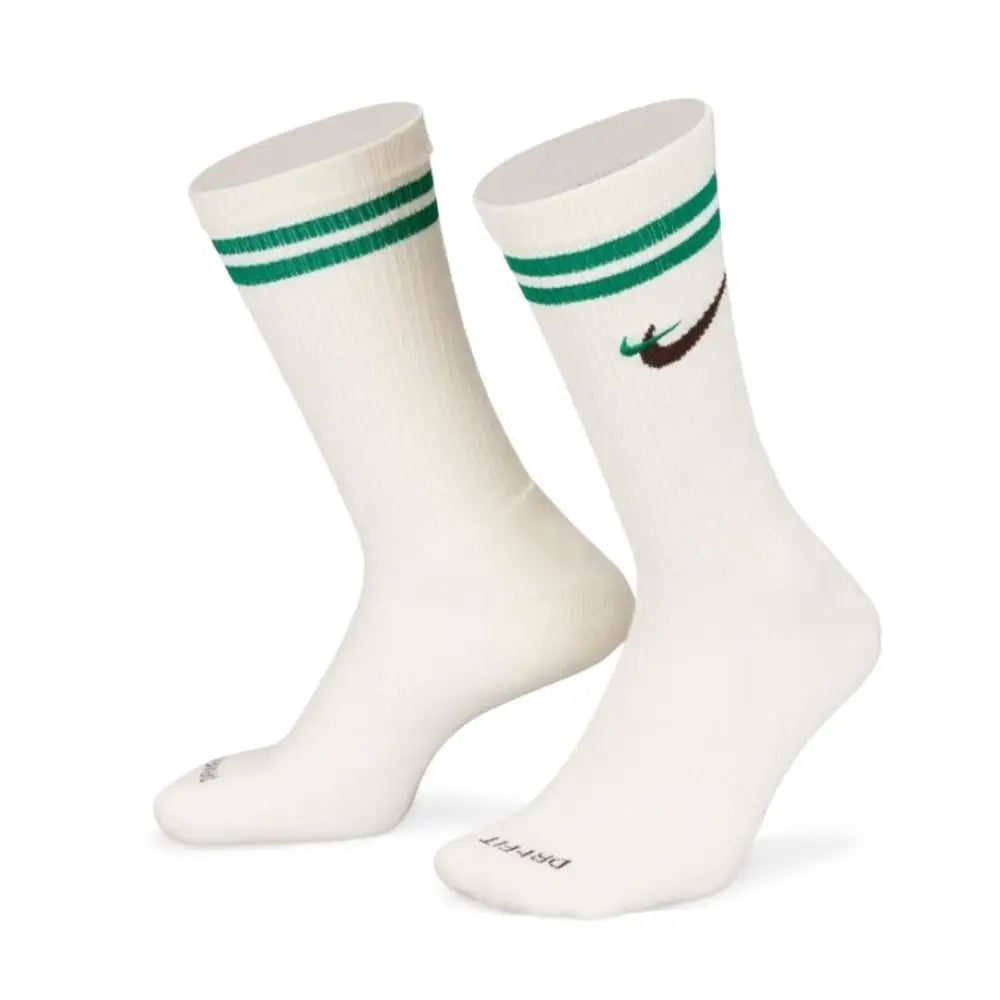 Nike Basketball Socks: AJ Jordan Triple Pack Mid-Calf Socks for Men and Women—Breathable and Moisture-Wicking SX5545-915