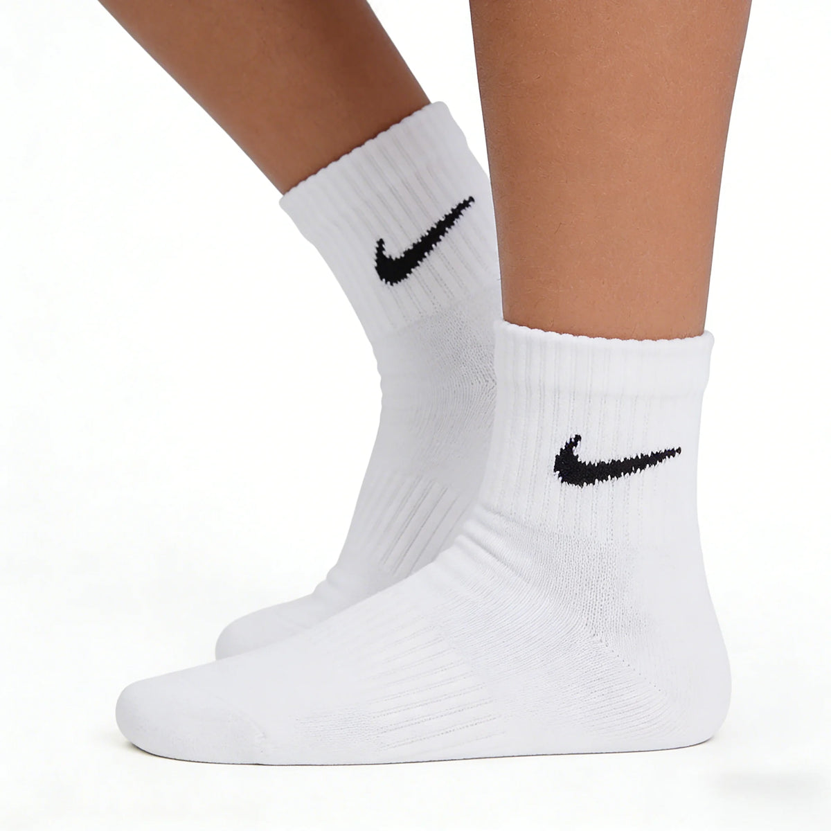 Meias Nike Meias grossas de basquetebol da Nike Meias desportivas compridas com tecnologia Dri-FIT para respirabilidade, embalagem de 3 pares SX7667-100