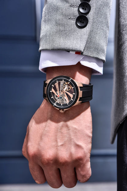 Pánske hodinky PAGANI DESIGN – Luxusný mechanický model s automatickým náťahom, typu „skelet“ (s otvoreným srdcom), vybavený tourbillonom, so zafírovým sklom s antireflexnou úpravou, vodotesné a luminiscenčné.