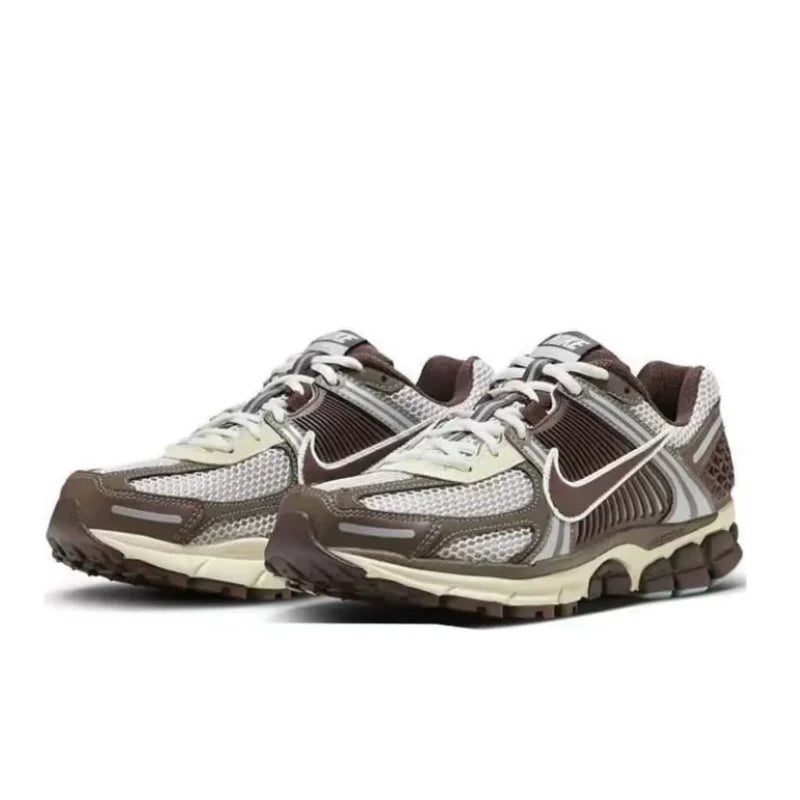 Nike Air Zoom Vomero 5 Scarpe da allenamento casual basse in stile rétro / Scarpe da running urban commuter da donna FD9920-022