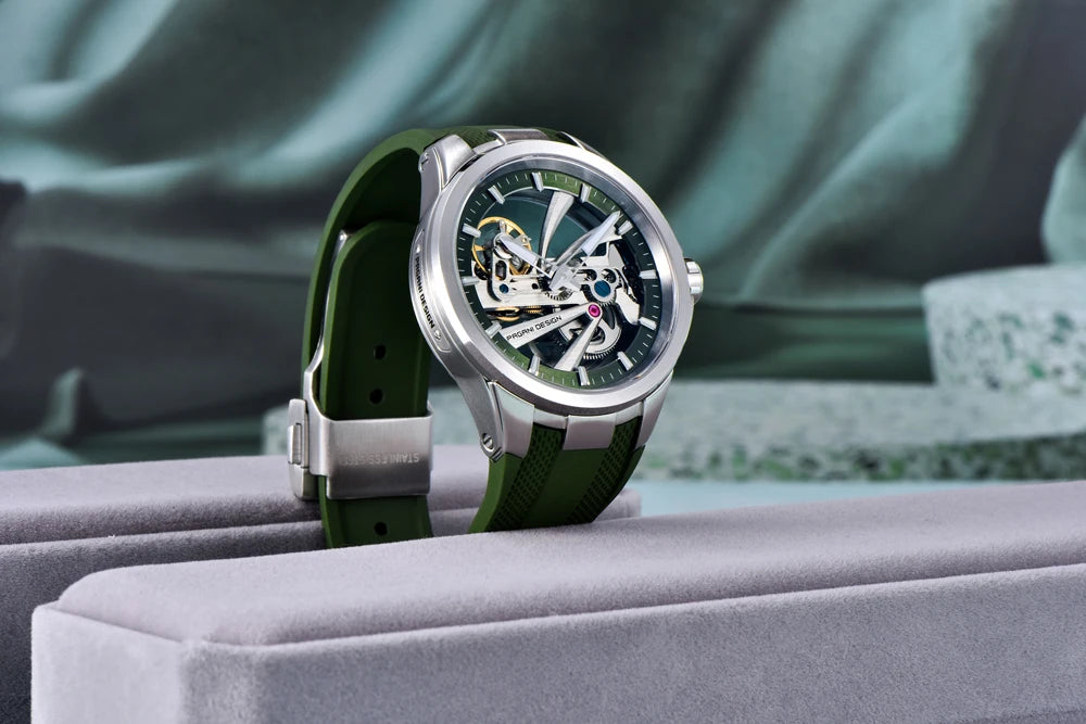 Pánske hodinky PAGANI DESIGN – Luxusný mechanický model s automatickým náťahom, typu „skelet“ (s otvoreným srdcom), vybavený tourbillonom, so zafírovým sklom s antireflexnou úpravou, vodotesné a luminiscenčné.
