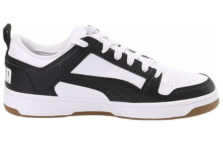 Baskets Puma Rebound LayUp Low SL, modèle blanc et noir, 369866-16.