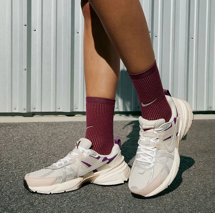 Scarpe da running Nike per uomo e donna con nuova suola ammortizzante in schiuma ad alta densità e resistente all’usura, Classic V2K Run Prm leggere e confortevoli per sport all’aperto, stile rétro di tendenza, alla moda e versatili