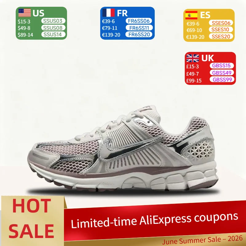 „Nike Zoom Vomero 5“ – patogūs, universalūs, patvarūs, kvėpuojantys moteriški žemi bėgimo bateliai, sidabriniai, HV6417-001