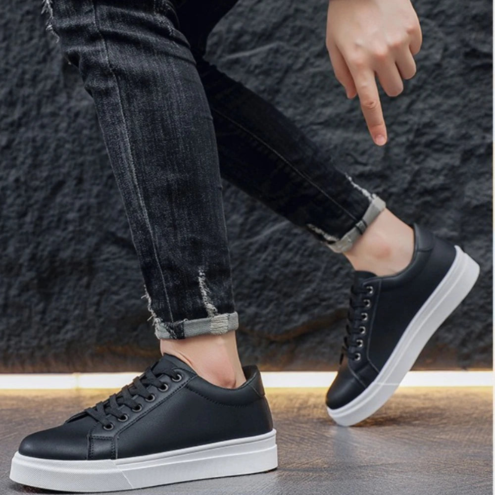 Zapatillas de moda para hombre, novedad muy vendida, blancas y modernas, deportivas y de ocio para estudiantes, versátiles para hombre