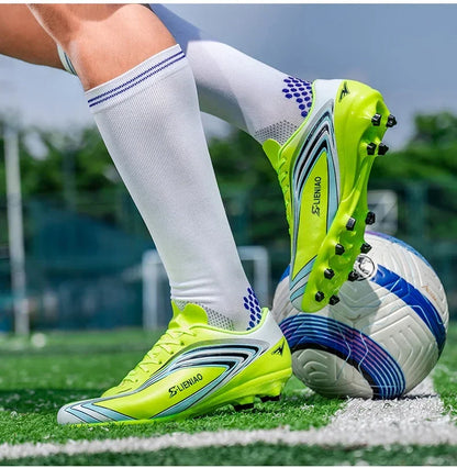 Nouvelles chaussures de football pour hommes, baskets de haute qualité, crampons de futsal pour gazon, chaussures de football d'intérieur très vendues, chaussures d'entraînement antidérapantes pour l'extérieur