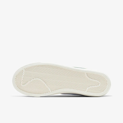 Zapatillas casual antideslizantes de media caña Nike Authentic Blazer para mujer con diseño envolvente CZ1055-108