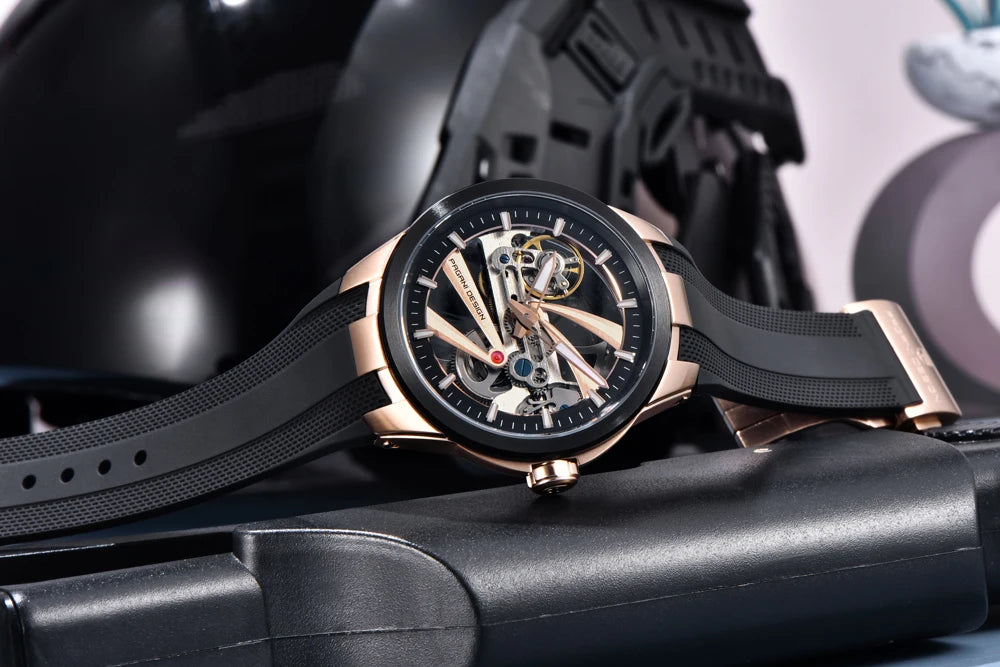 Pánske hodinky PAGANI DESIGN – Luxusný mechanický model s automatickým náťahom, typu „skelet“ (s otvoreným srdcom), vybavený tourbillonom, so zafírovým sklom s antireflexnou úpravou, vodotesné a luminiscenčné.