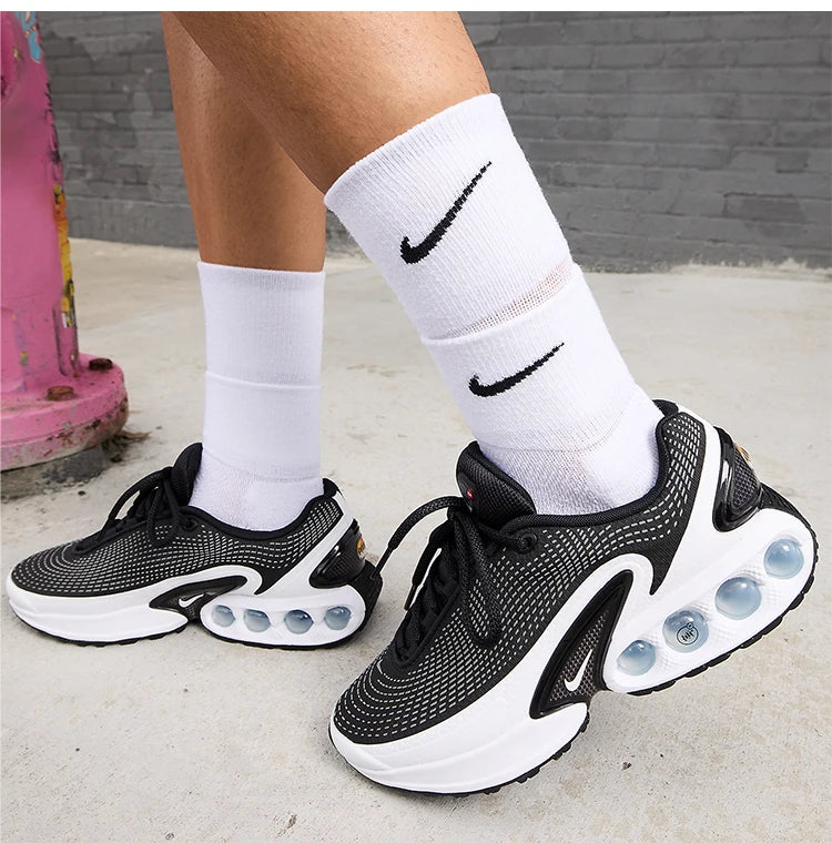 Oficiálne originálne dámske tréningové topánky Nike Air Max Dn s odpružením FJ3145-002